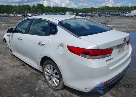 2017 Kia Optima Lx z USA, uszkodzony, nr VIN 5XXGT4L39HG170886